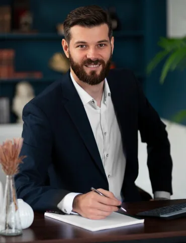 张伟 - 旺财28平台